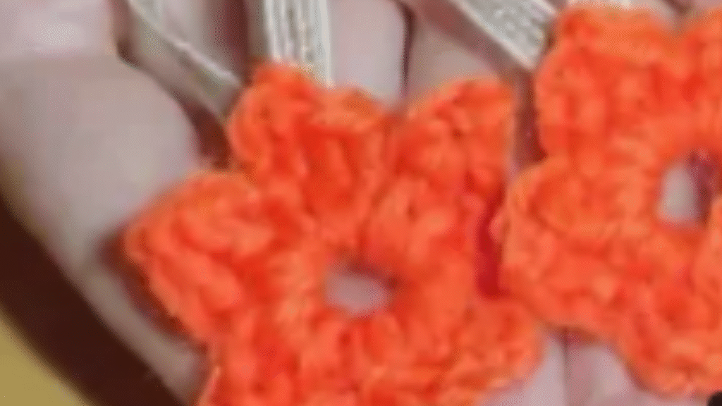 estrellitas naranjas de cinco puntas a crochet