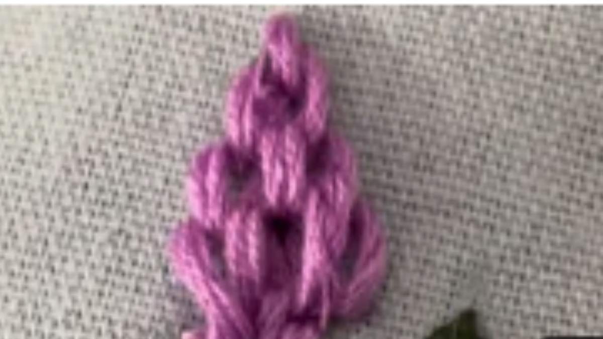 🌿 Bordar una Flor de Lavanda a Mano